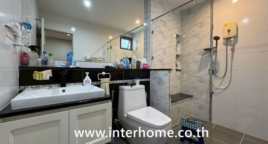 出售 4 卧室 独立屋 在 Mueang Samut Sakhon, Samut Sakhon