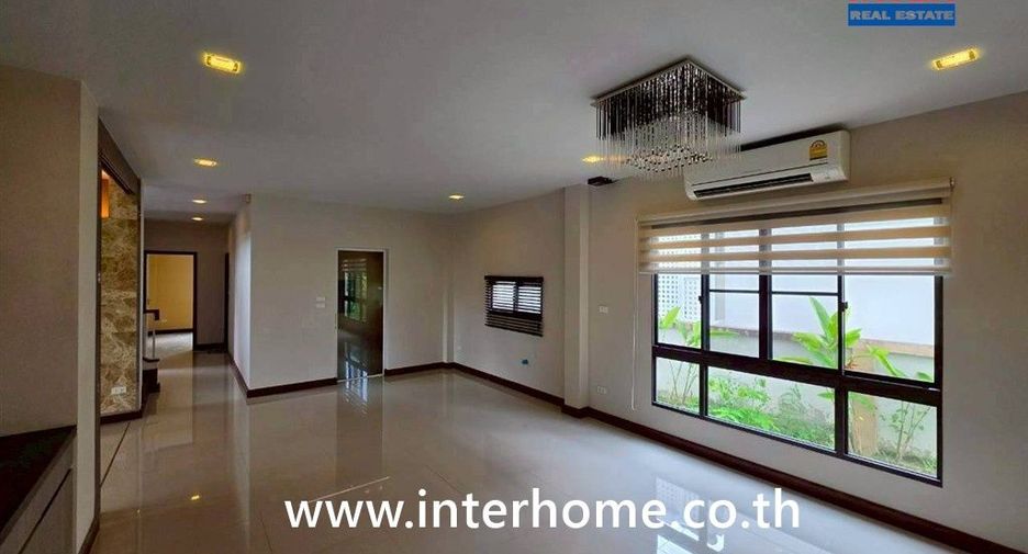 For sale 4 bedrooms house in Saraphi, Chiang Mai