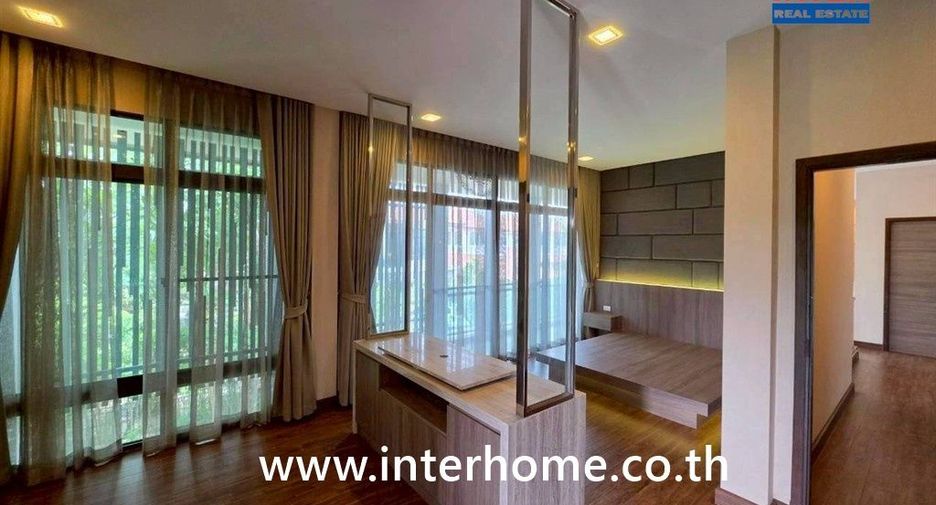 For sale 4 bedrooms house in Saraphi, Chiang Mai