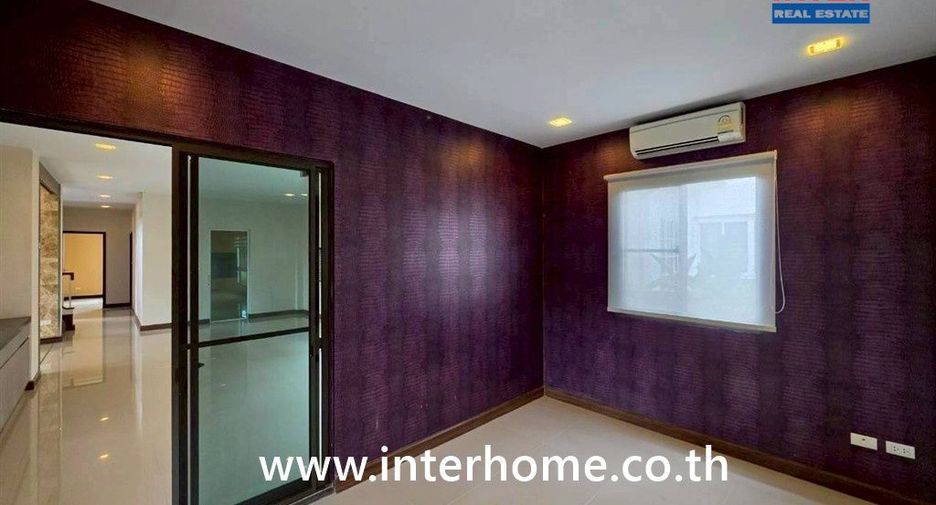 For sale 4 bedrooms house in Saraphi, Chiang Mai
