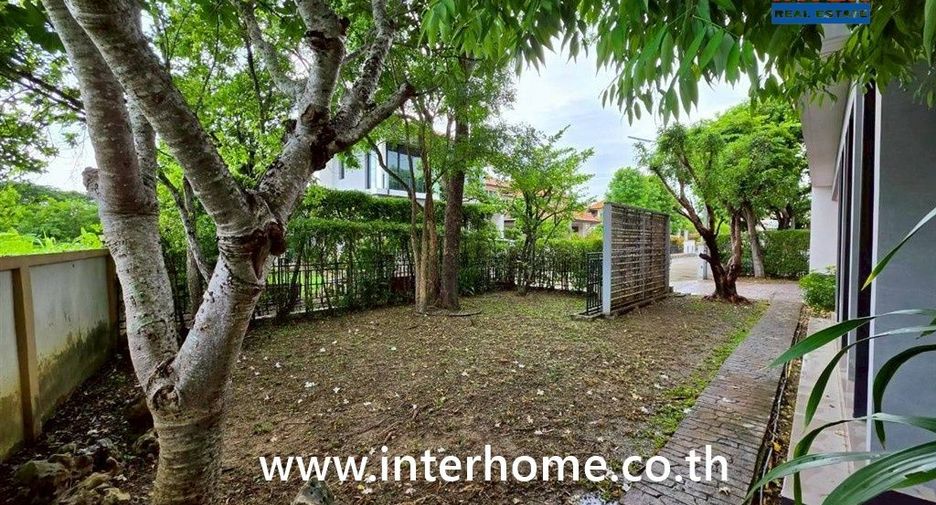 For sale 4 bedrooms house in Saraphi, Chiang Mai