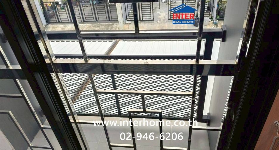 Casa adosada en venta de 3 habitaciones en Mueang Pathum Thani, Pathum Thani