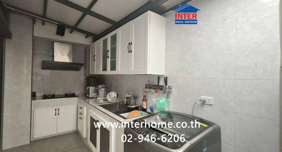 Casa adosada en venta de 3 habitaciones en Mueang Pathum Thani, Pathum Thani
