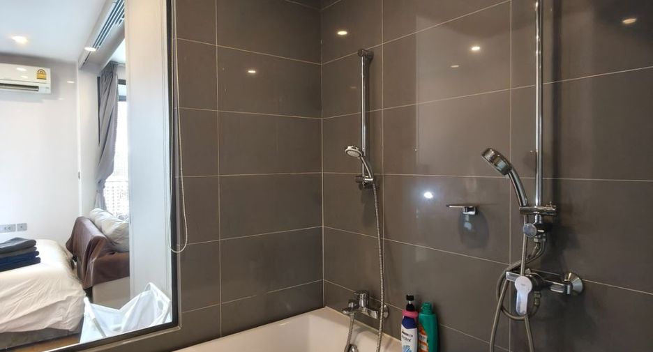 À louer et à vendre 1 chambre condo à Pathum Wan, Bangkok