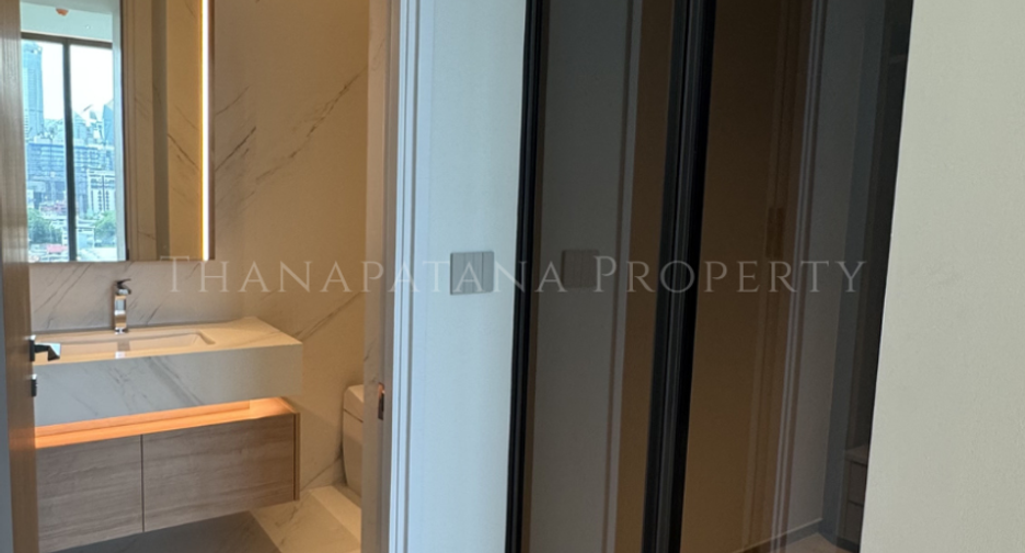 For rent and for sale 1 bed condo in Sathon, Bangkok