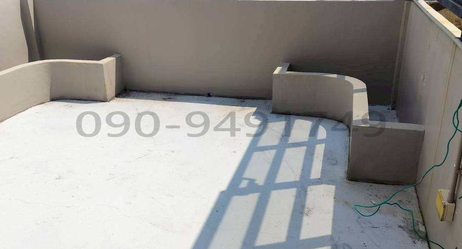 Casa adosada en venta de 4 habitaciones en Bang Phlat, Bangkok