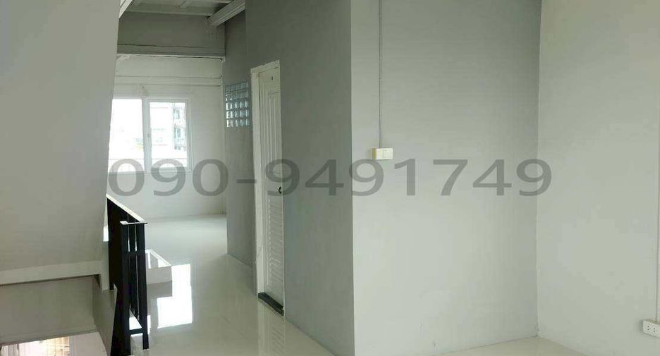 Casa adosada en venta de 4 habitaciones en Bang Phlat, Bangkok