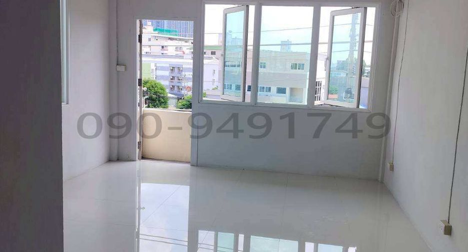Casa adosada en venta de 4 habitaciones en Bang Phlat, Bangkok