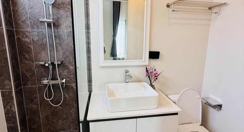 À louer et à vendre 3 chambres villa à Bang Lamung, Chonburi