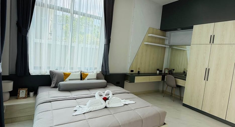 À louer et à vendre 3 chambres villa à Bang Lamung, Chonburi