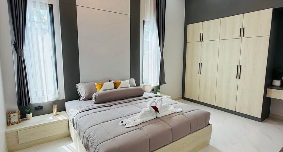À louer et à vendre 3 chambres villa à Bang Lamung, Chonburi