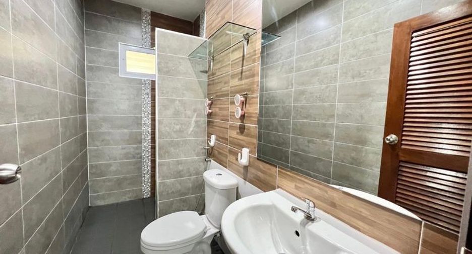 Casa en alquiler de 5 habitaciones en Mueang Chiang Mai, Chiang Mai