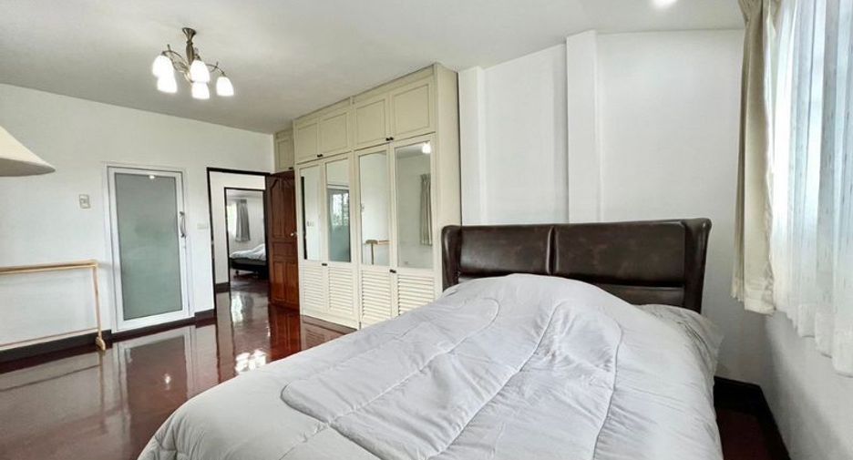 Casa en alquiler de 5 habitaciones en Mueang Chiang Mai, Chiang Mai