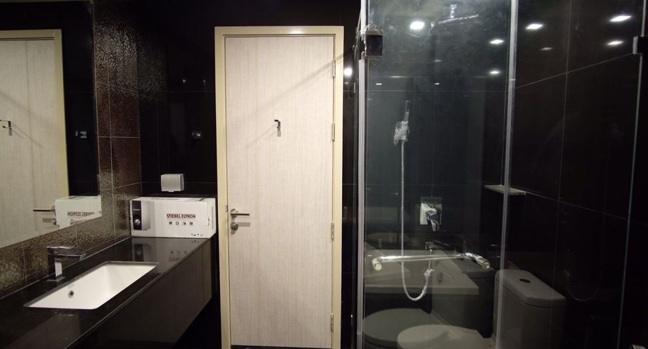ขาย 2 ห้องนอน คอนโด ใน คลองเตย, กรุงเทพฯ