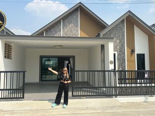 出售 2 卧室 独立屋 在 Phanat Nikhom, Chon Buri