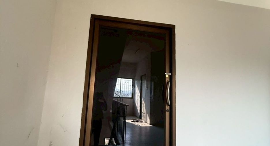 For sale 1 bed townhouse in Si Racha, Chonburi