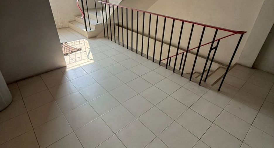 For sale 1 bed townhouse in Si Racha, Chonburi
