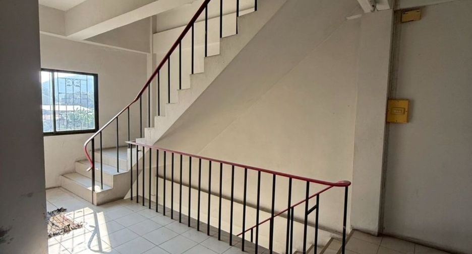 For sale 1 bed townhouse in Si Racha, Chonburi