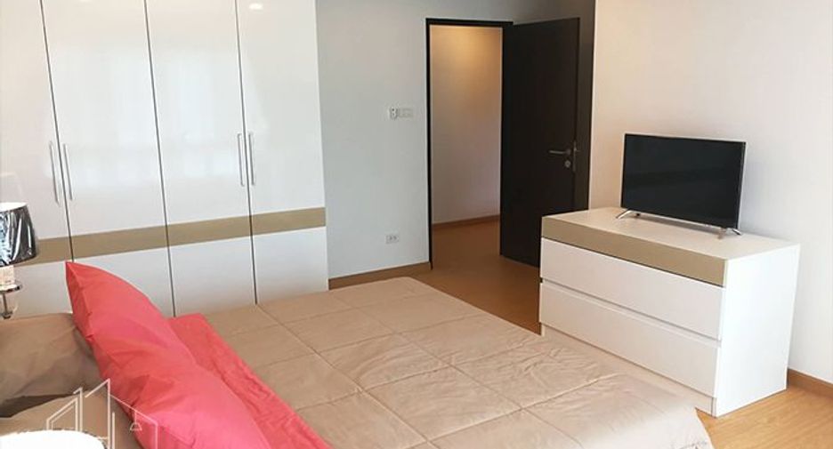 For rent 2 bedrooms condo in Watthana, Bangkok