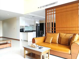 For rent 3 bedrooms condo in Khlong Toei, Bangkok