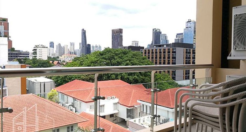 For rent 3 bedrooms condo in Khlong Toei, Bangkok