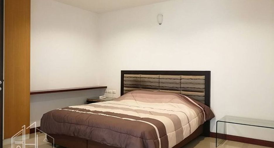 For rent 3 bedrooms condo in Watthana, Bangkok