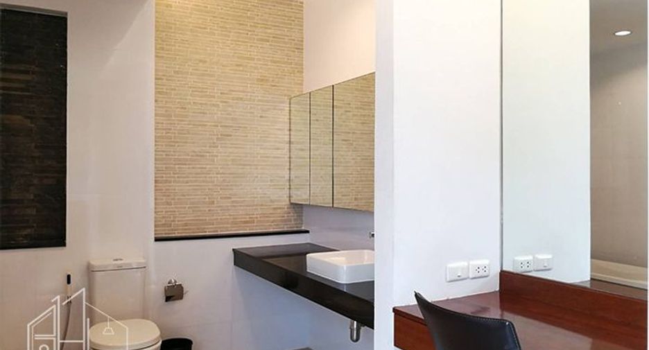 For rent 3 bedrooms condo in Watthana, Bangkok