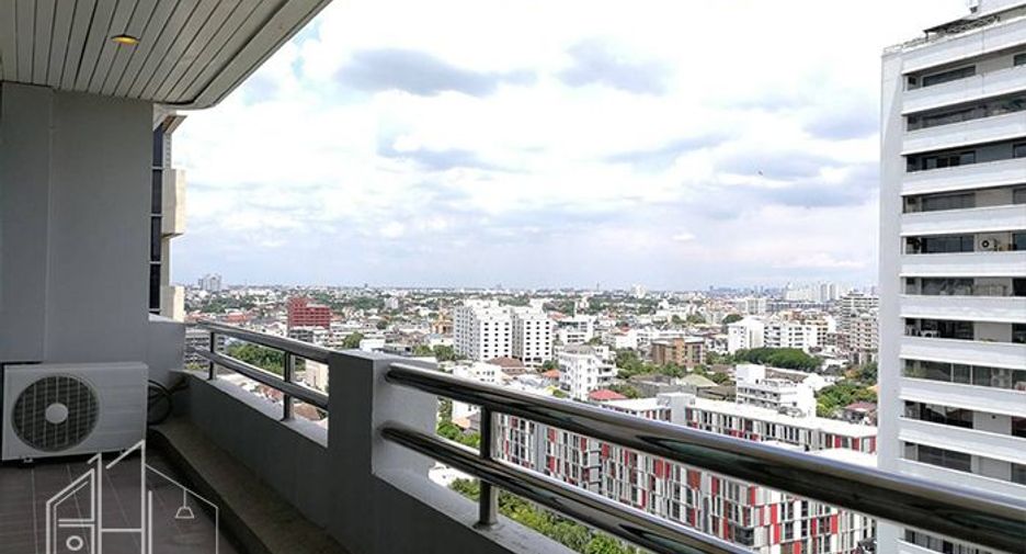 Condo en alquiler de 4 habitaciones en Watthana, Bangkok