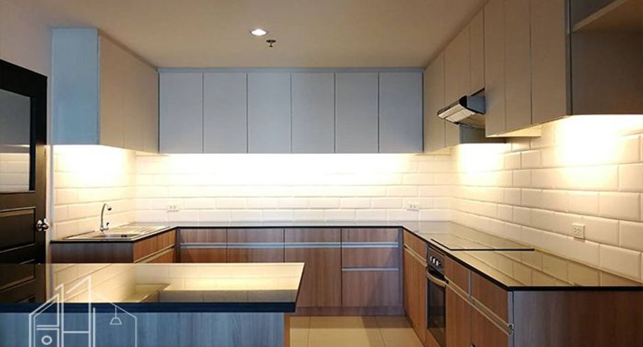 Condo en alquiler de 4 habitaciones en Watthana, Bangkok