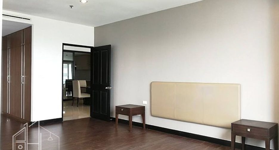 Condo en alquiler de 4 habitaciones en Watthana, Bangkok