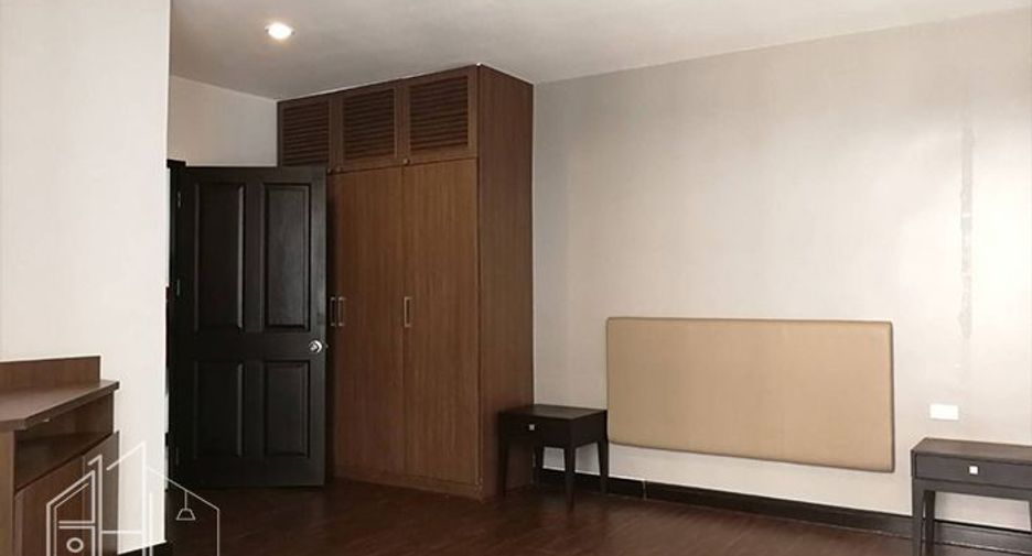 Condo en alquiler de 4 habitaciones en Watthana, Bangkok
