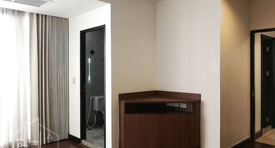 Condo en alquiler de 4 habitaciones en Watthana, Bangkok