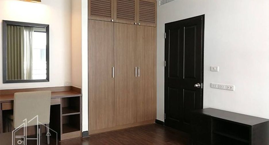Condo en alquiler de 4 habitaciones en Watthana, Bangkok