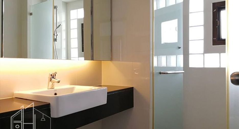 Condo en alquiler de 4 habitaciones en Watthana, Bangkok