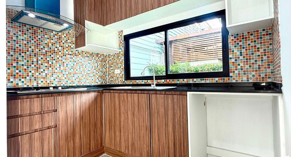 For sale 4 bedrooms house in Nong Khaem, Bangkok