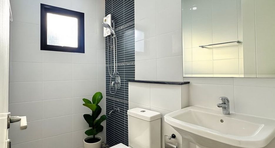 For sale 4 bedrooms house in Nong Khaem, Bangkok