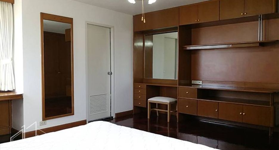 Apartamento en alquiler de 3 habitaciones en Watthana, Bangkok