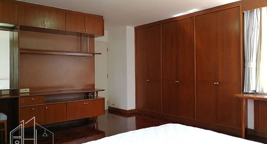 Condo en alquiler de 3 habitaciones en Watthana, Bangkok