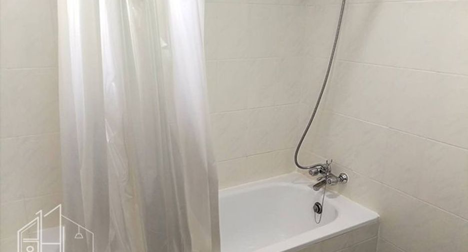 Condo en alquiler de 3 habitaciones en Watthana, Bangkok