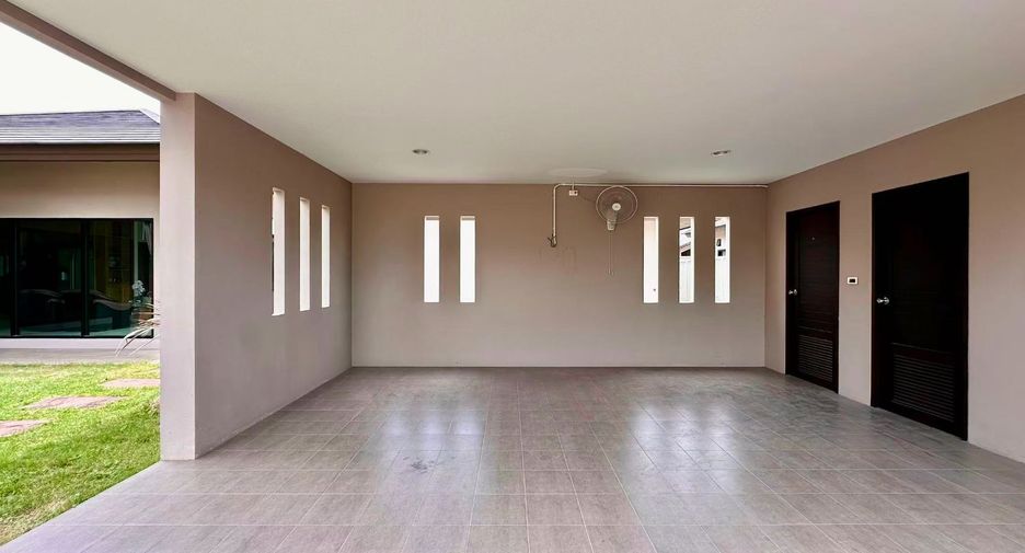 For sale 3 bedrooms house in Huay Yai, Pattaya