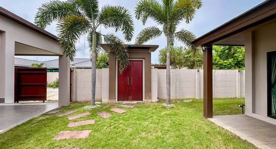 For sale 3 bedrooms house in Huay Yai, Pattaya