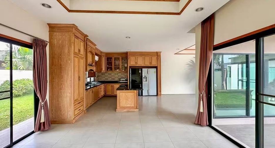 For sale 3 bedrooms house in Huay Yai, Pattaya