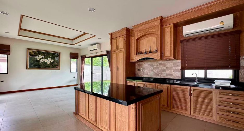 For sale 3 bedrooms house in Huay Yai, Pattaya