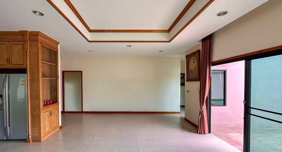 For sale 3 bedrooms house in Huay Yai, Pattaya