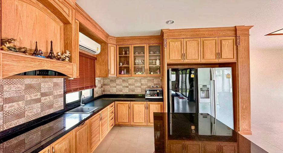 For sale 3 bedrooms house in Huay Yai, Pattaya
