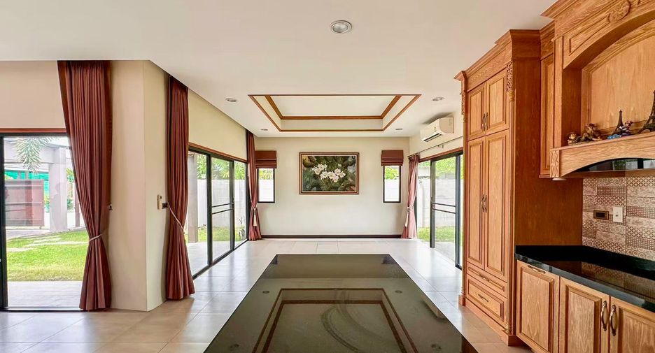 For sale 3 bedrooms house in Huay Yai, Pattaya