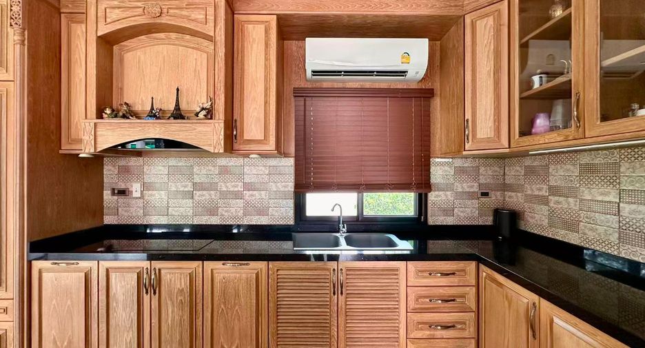 For sale 3 bedrooms house in Huay Yai, Pattaya