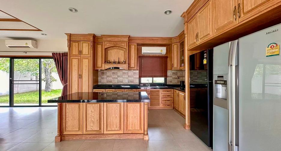 For sale 3 bedrooms house in Huay Yai, Pattaya
