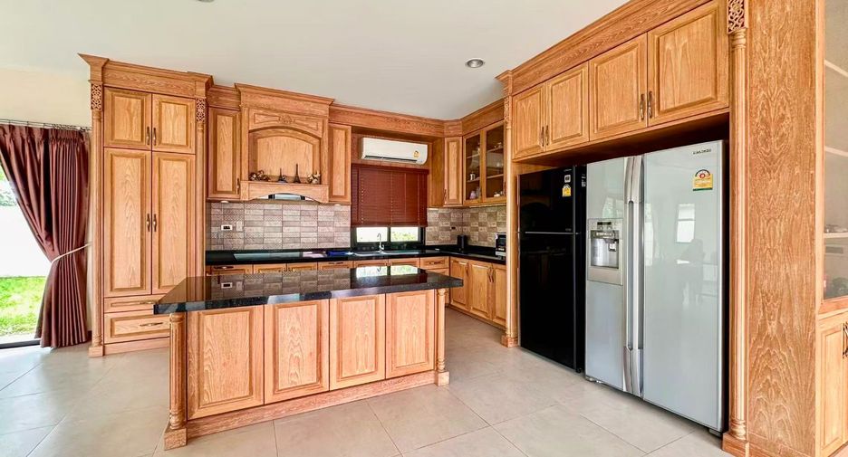 For sale 3 bedrooms house in Huay Yai, Pattaya