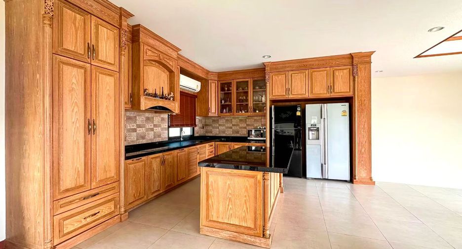 For sale 3 bedrooms house in Huay Yai, Pattaya